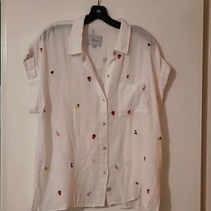 Cropped sleeve embroidered top